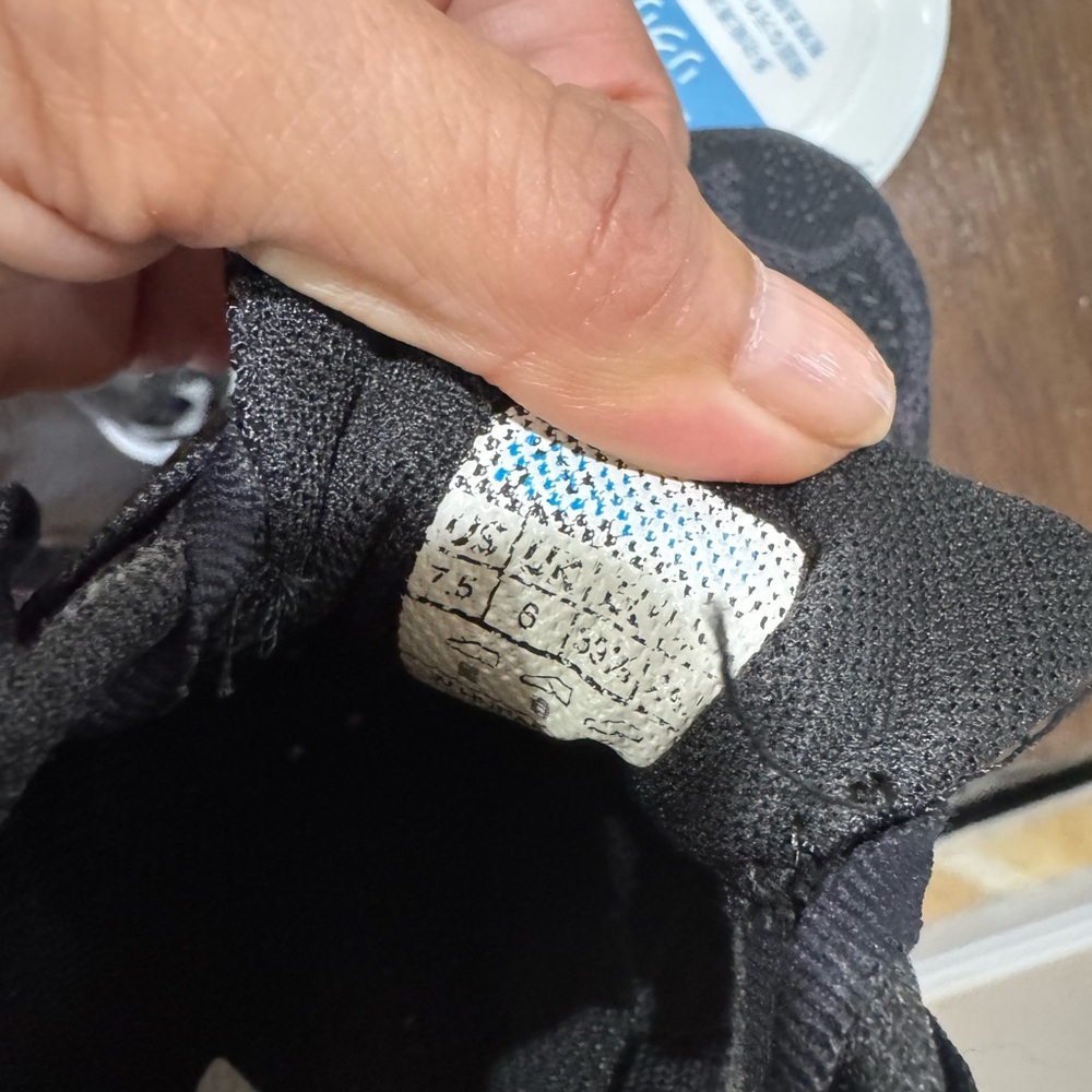 HOKA ONE ONE Running Shoes – Women’s 7.5 (Black) - Picture 7 of 9